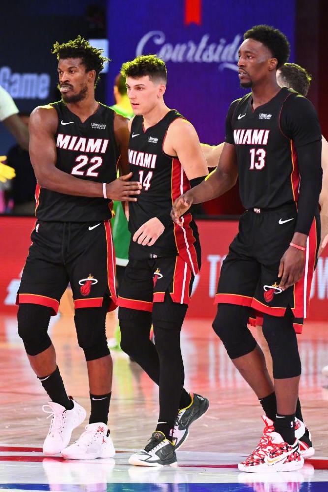 含的机遇与 含的机遇与